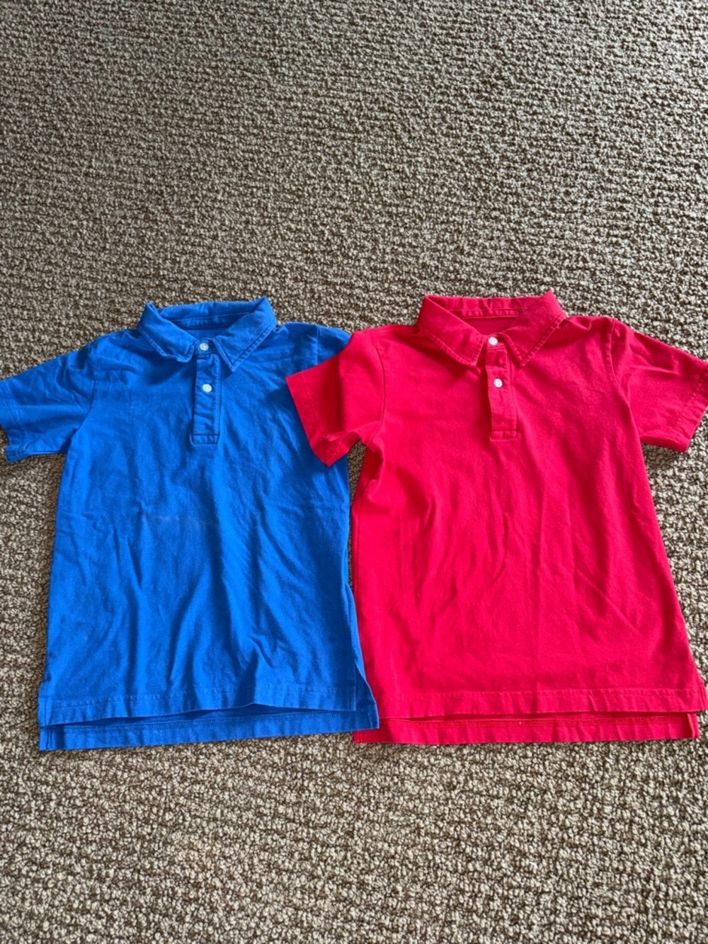 Kelly’s kids boys polo bundle of red and blue size 6-7 shirts
